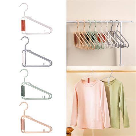 clothes hanger collapsible